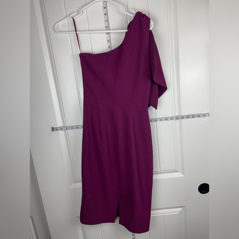 Elegant Magenta Midi Dress - Picture 3 of 13